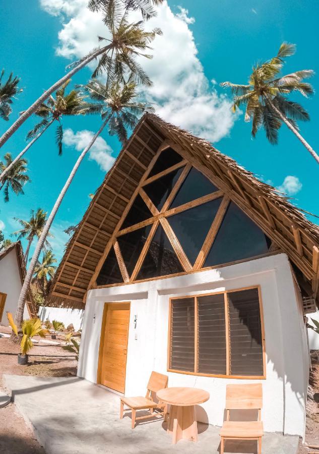 Bermuda Triangle Bungalows Siquijor Bagian luar foto